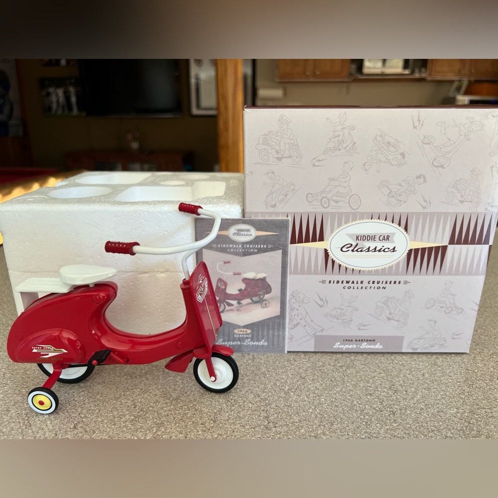 Kiddie Car Classics 1966 Garton Super Sonda Sidewalk Cruiser Hallmark NEW